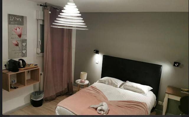 Logis Hotel- Restaurant La Haie Des Vignes Seminaires Et Evenementiel Allain Zewnętrze zdjęcie